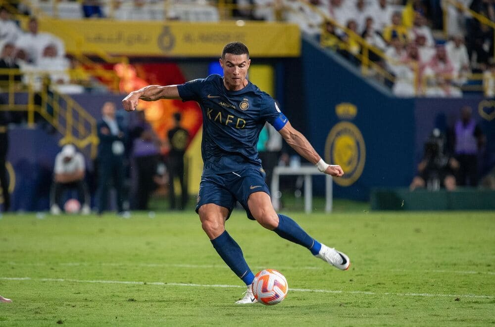 Cristiano Ronaldo em campo hoje? Onde ver Dhamk x Al Nassr ao vivo (22/04)
